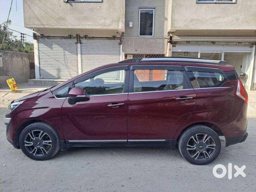 Mahindra Marazzo M8, 2018, Diesel