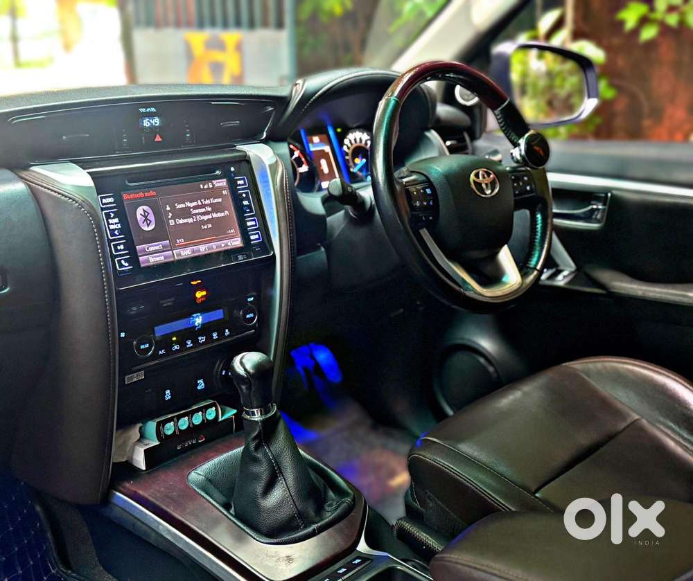 Toyota Fortuner 4x4 Manual Limited Edition, 2017, Diesel