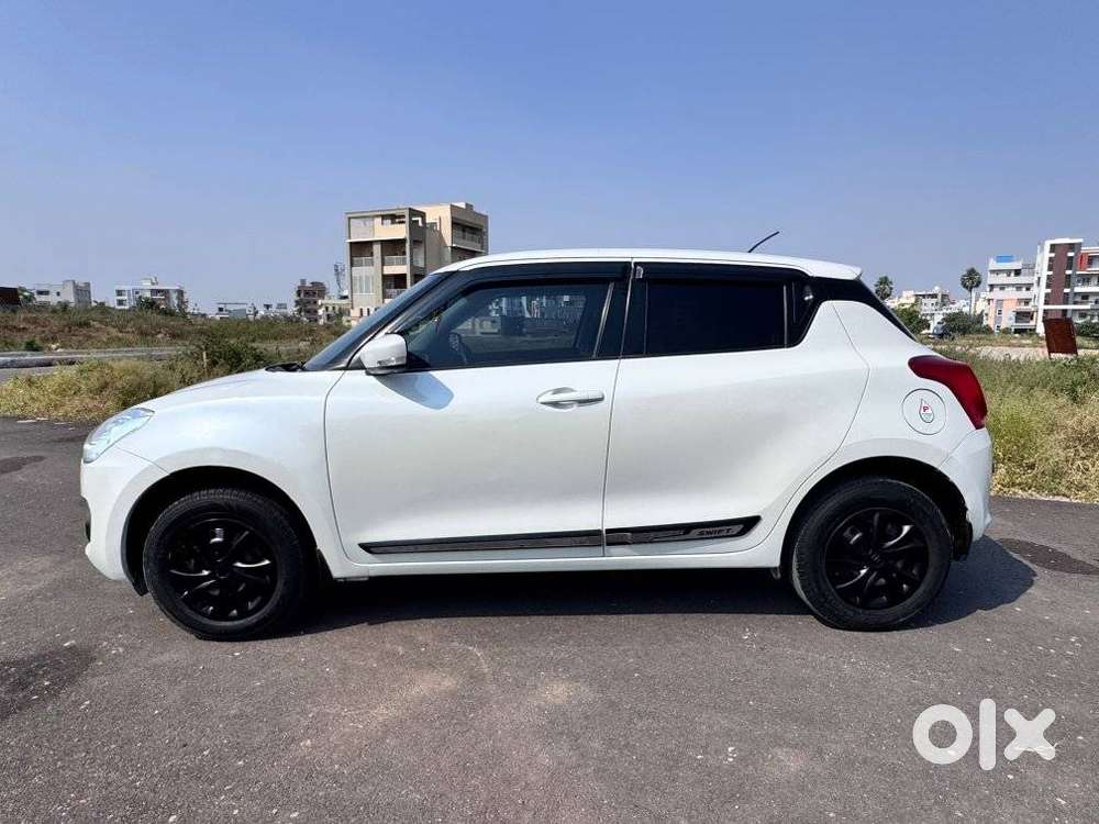 Maruti Suzuki Swift Vxi, 2022, Petrol