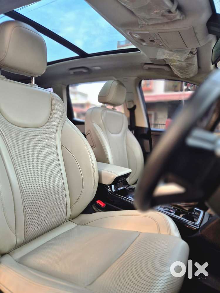 Mahindra Xuv700, 2025, Petrol