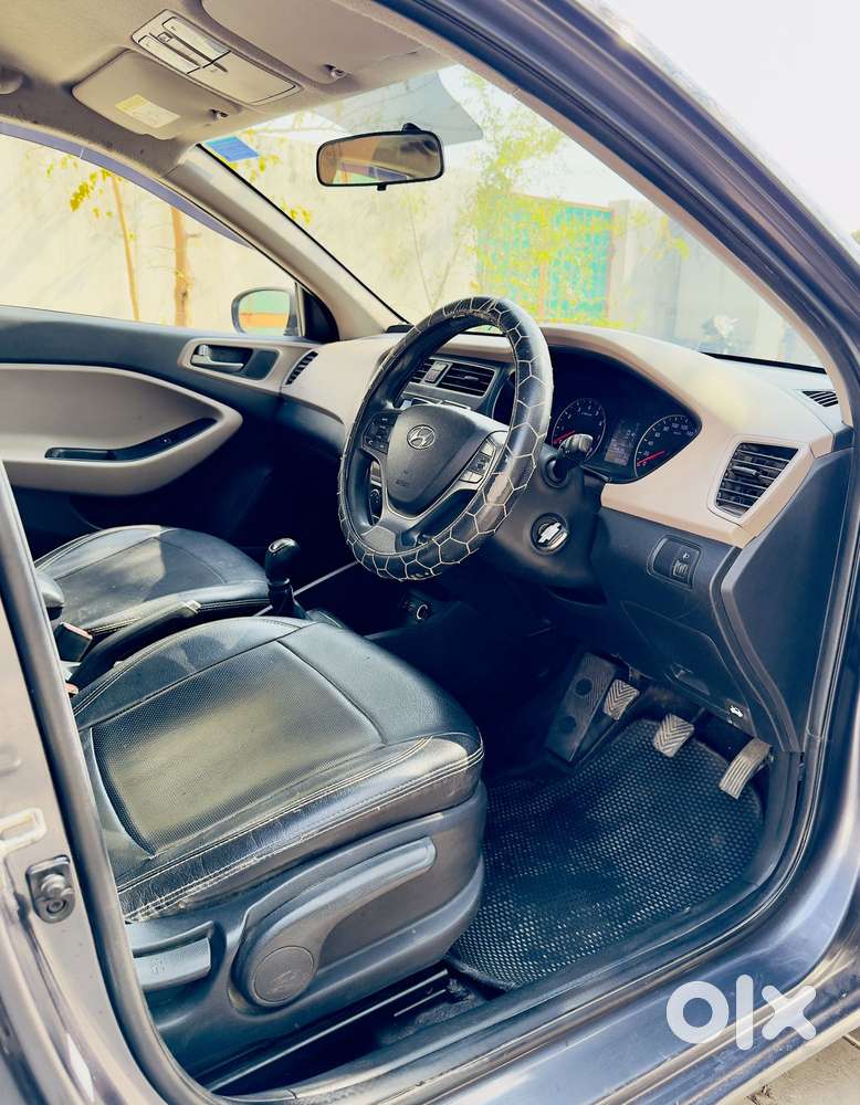 Hyundai I20 Sportz 1.2 Mt Dual Tone, 2019, Cng & Hybrids