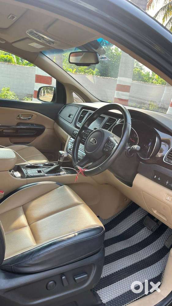 Kia Carnival 7 Seater Limousine