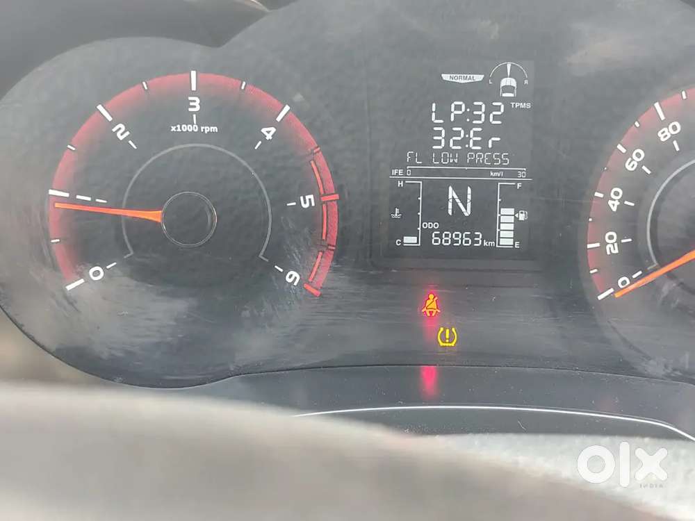 Mahindra Xuv300 2022 Diesel Well Maintained And Single Handed Use..