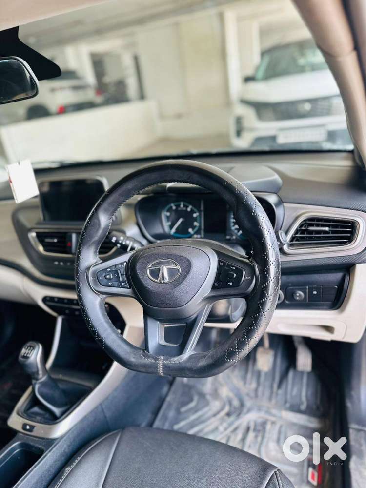 Tata Altroz Xz Diesel 2025  25k Km  1st Owner  Excellent Condition