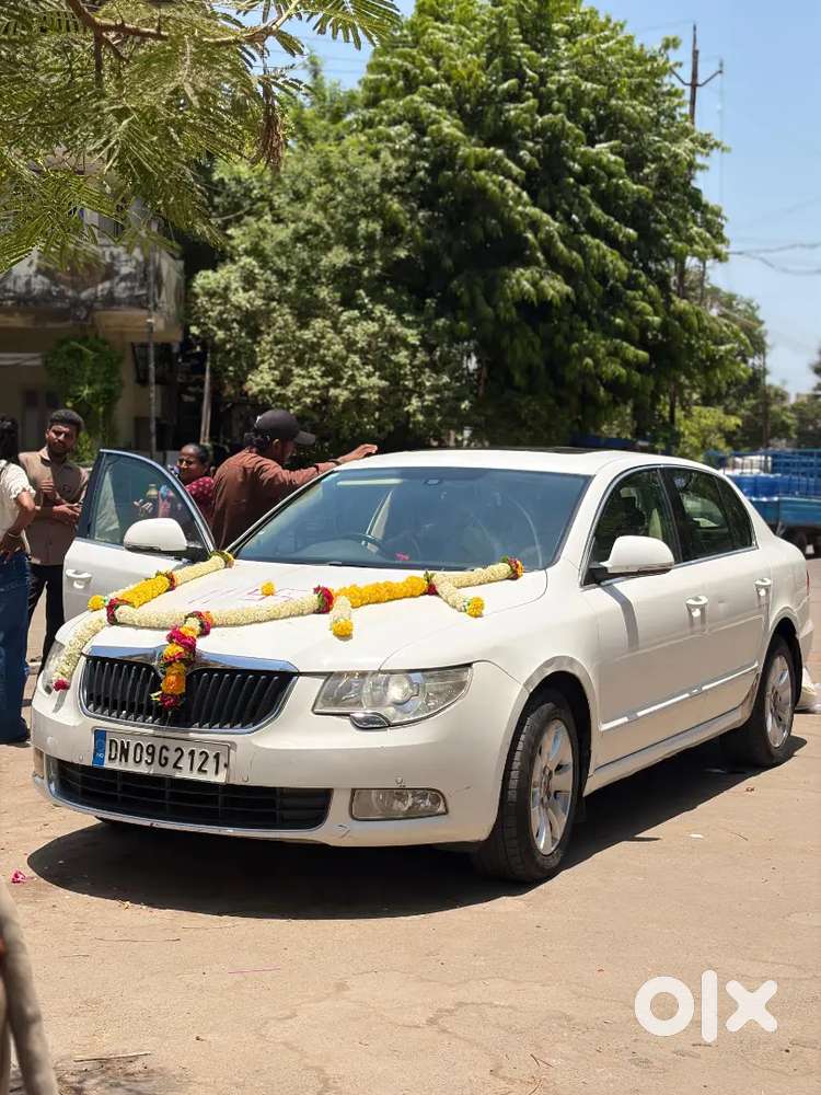 Skoda Superb Tdi 2011 मॉडल