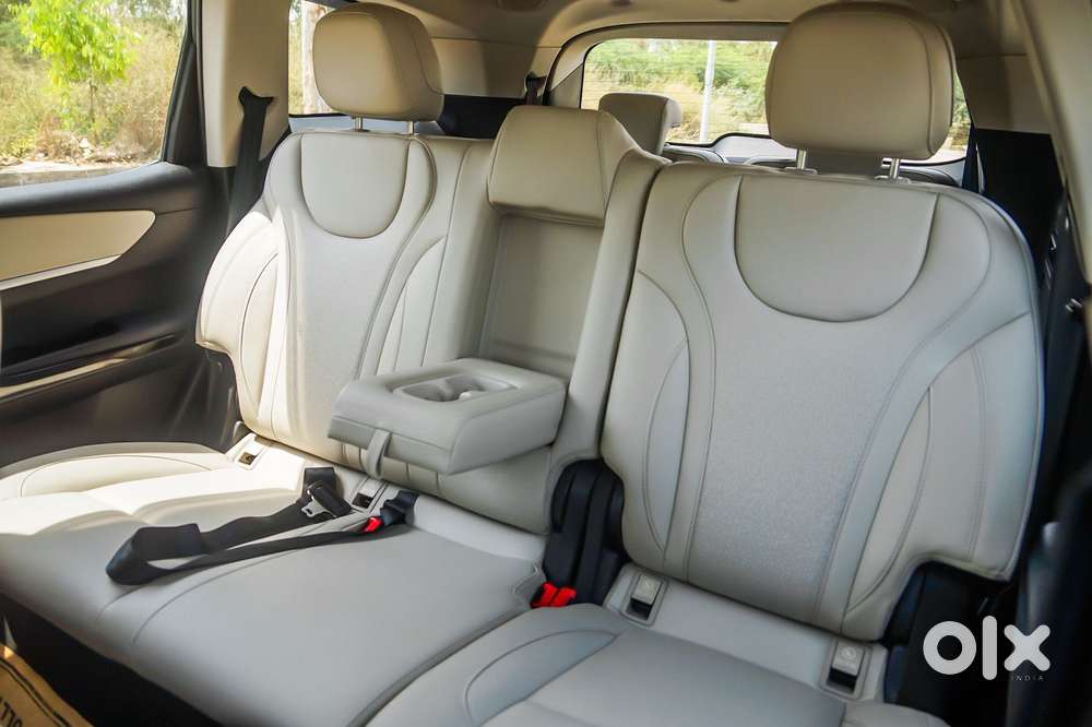 Mahindra Xuv700 2.0 Ax 7 Petrol At Luxury Pack Str, 2023, Petrol