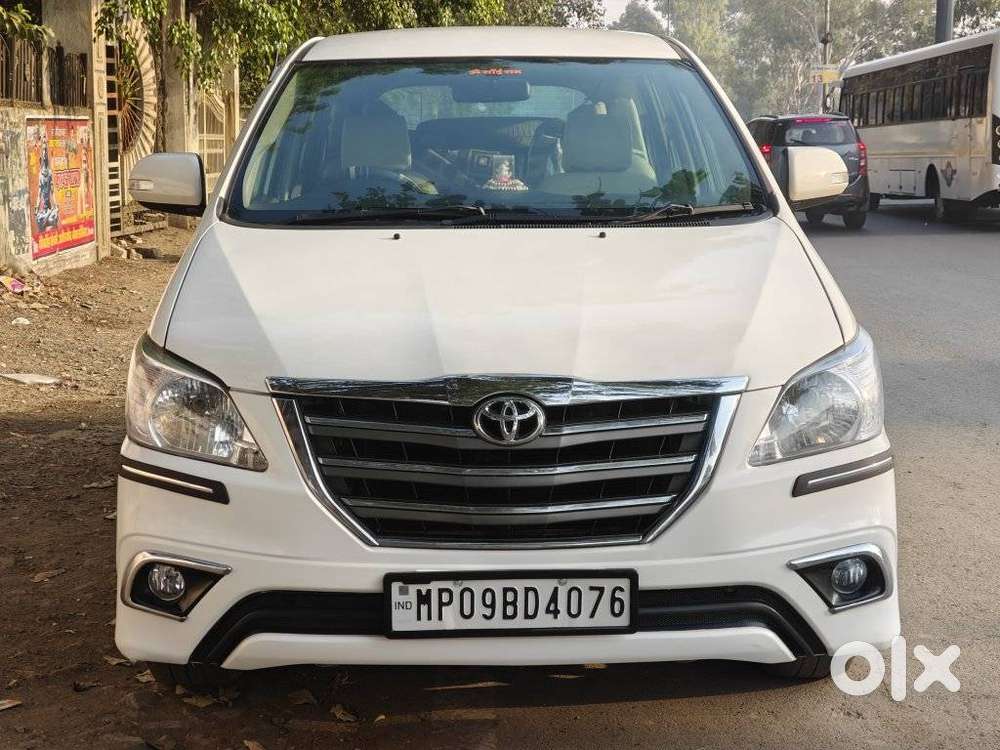 Toyota Innova 2.5 Vx 8 Seater Bs Iv, 2015, Diesel