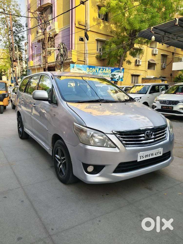 Toyota Innova 2.5 G (diesel) 8 Seater, 2013, Diesel