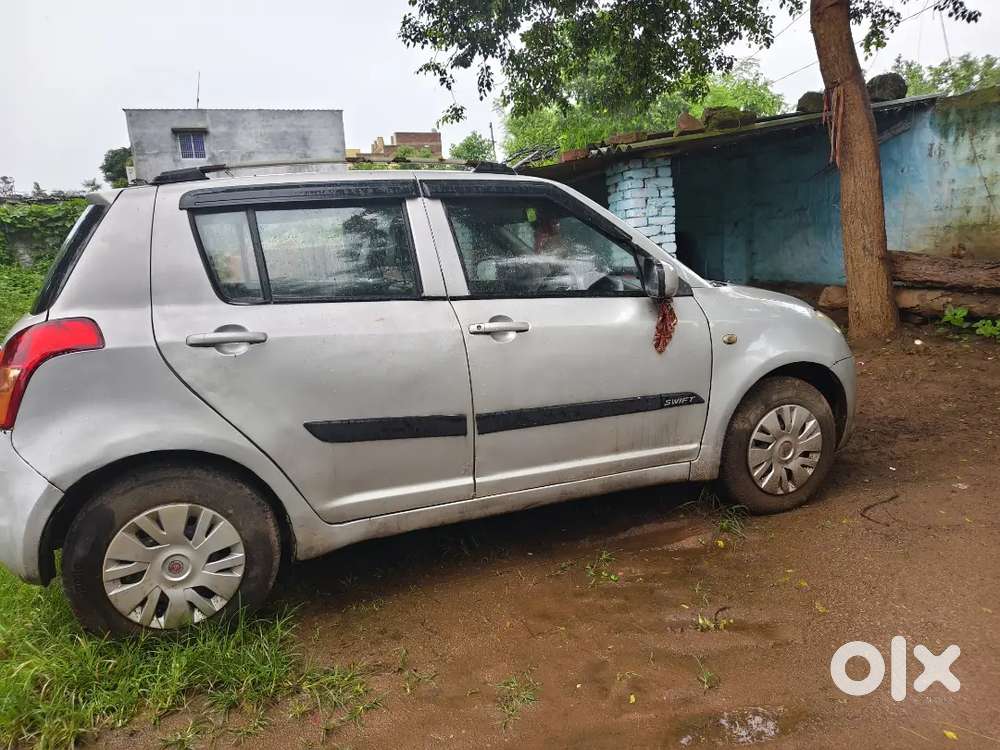 Maruti Suzuki Swift Lxi 2012