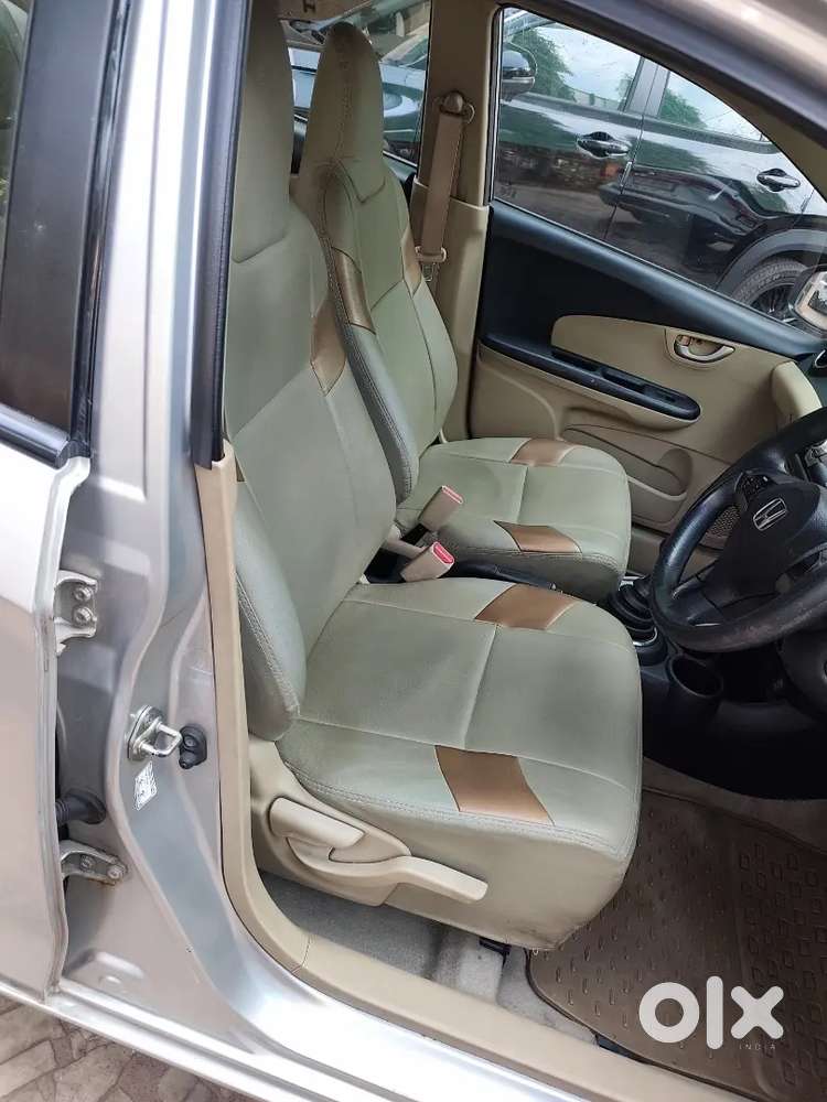 2015 August Honda Amaze Diesel Vxi, Top Model, Single Owner,full Ins