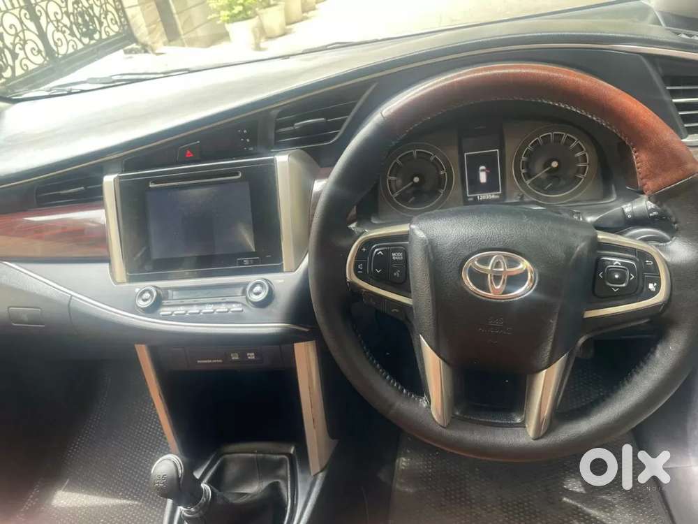 Toyota Innova Crysta [2020-ongoing] 2.4 Vx 7 Str, 2017, Diesel