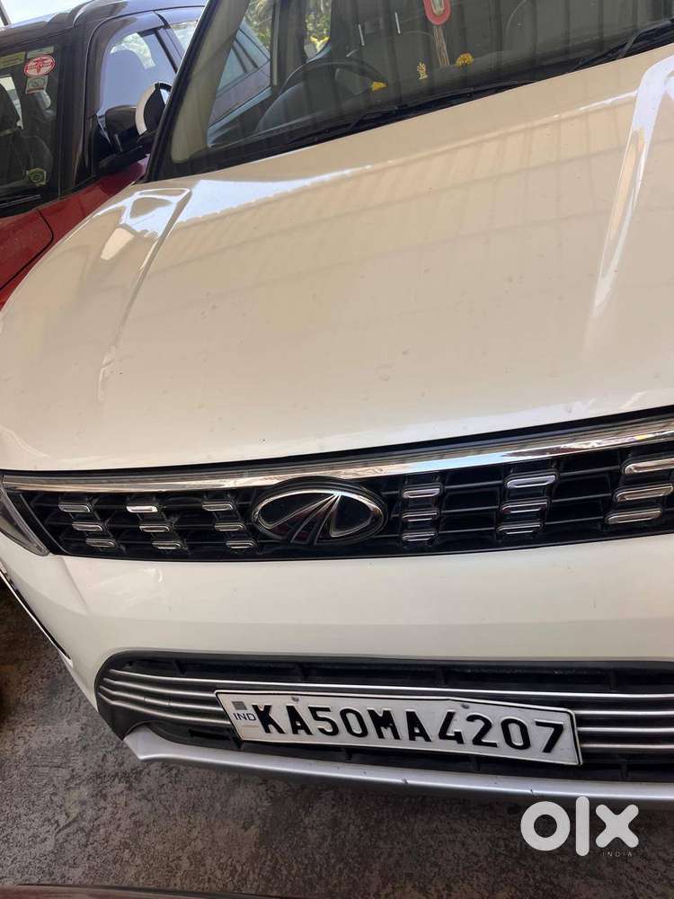 Mahindra, 2020, W8. Xuv-300.