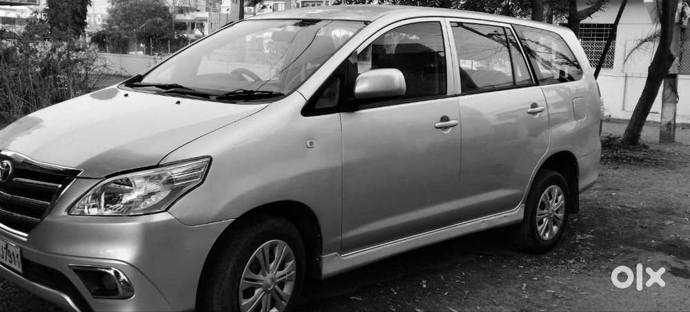 Toyota Innova 2012 Car