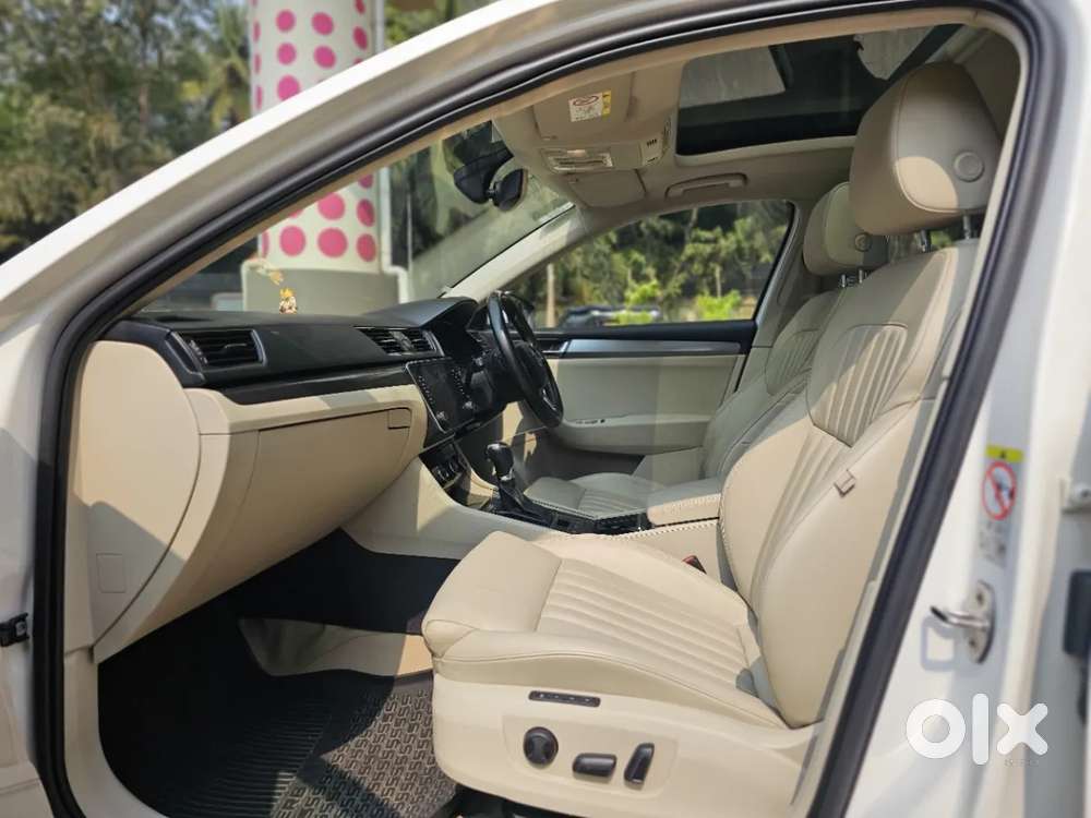 Skoda Superb [ ] 1.8 Style Tsi At, 2019, Petrol