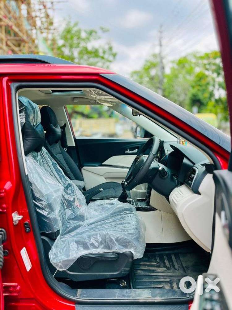 Mahindra Xuv 3xo Ax5 Pm Mt, 2024, Petrol