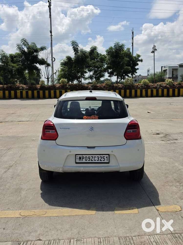Maruti Suzuki Swift Vxi + Manual, 2022, Petrol
