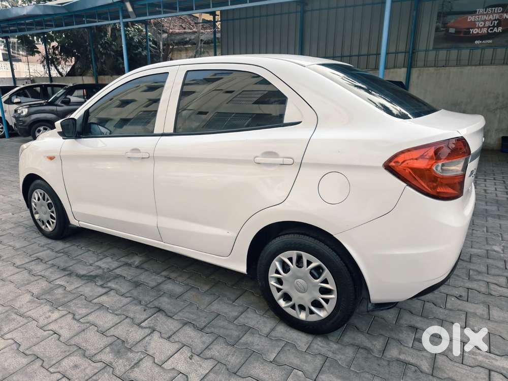 Ford Aspire Titatinium Blu Ti-vct, 2015, Petrol
