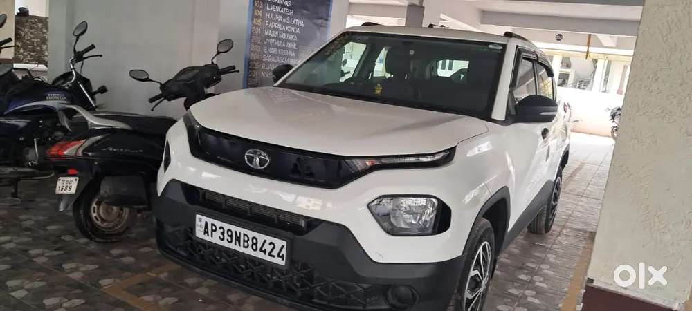 Tata Punch Rhythm 2022