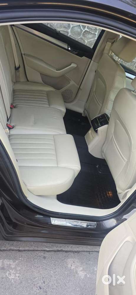 Skoda Superb Style 1.8 Tsi At, 2017, Petrol