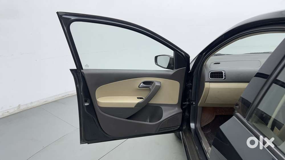 Volkswagen Vento 1.6 Highline, 2019, Petrol