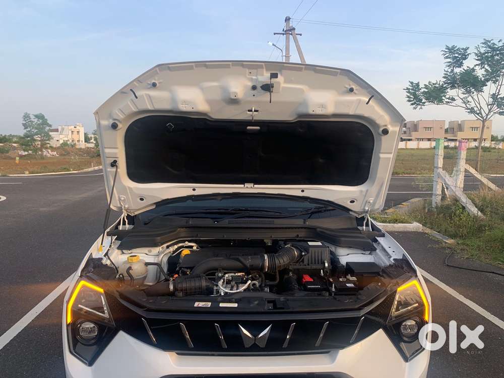 Urgent Sale Mahindra Xuv 3xo Ax5l Pg Mt - 2024 Model Low Km Driven