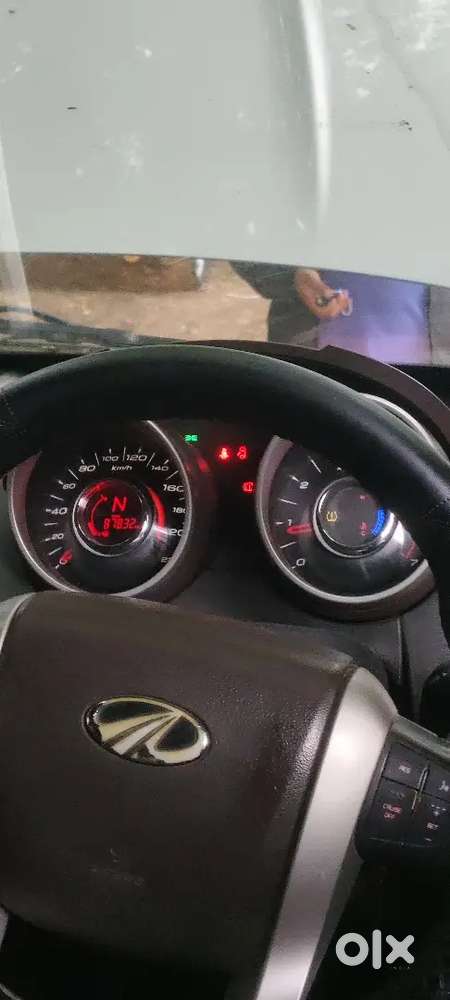 Need To Sell Immediately - Mahindra Xuv500 Diesel W8 2014 Manual