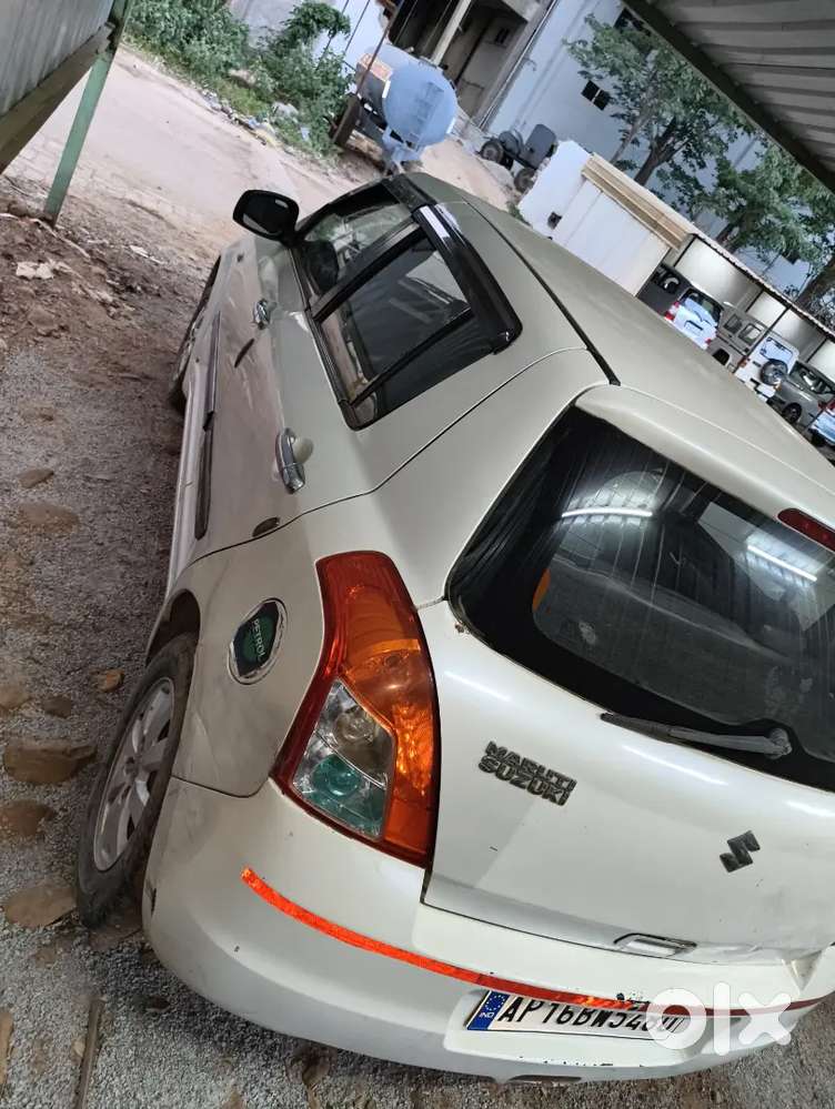 Maruti Suzuki Swift 2011 Petrol Manual
