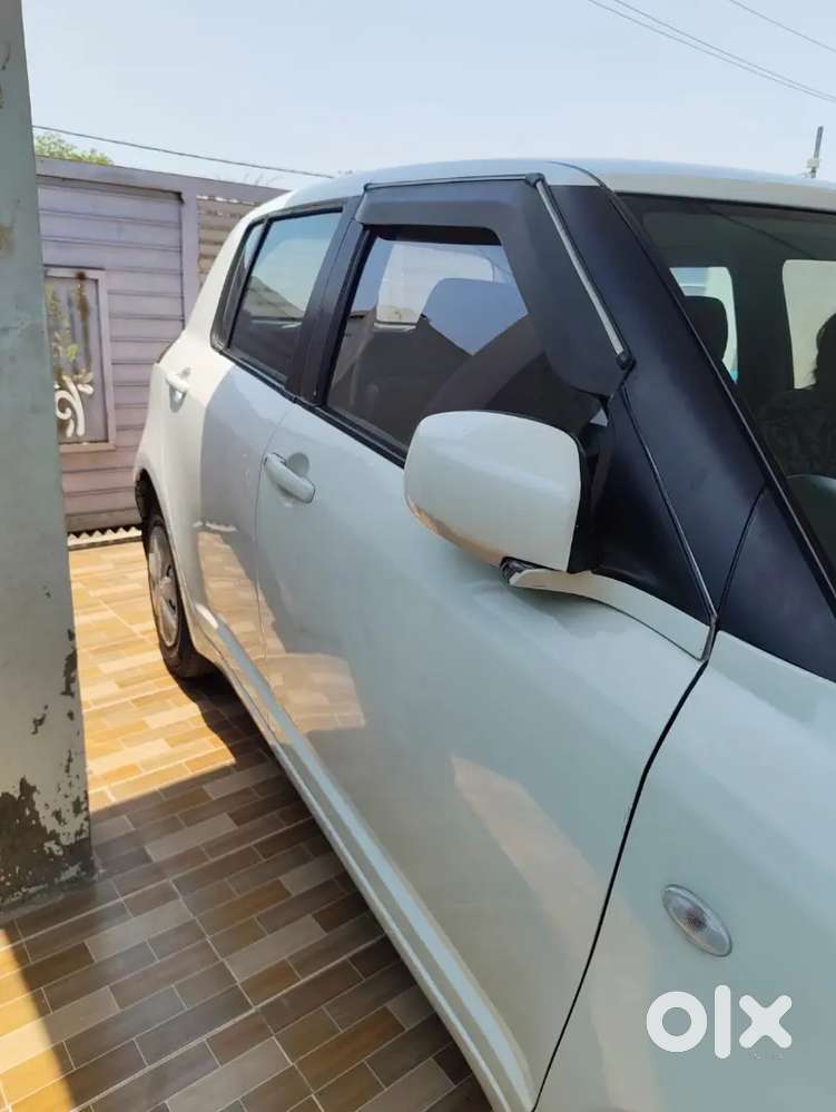 Maruti Suzuki Swift Lxi 2010 Bsiv