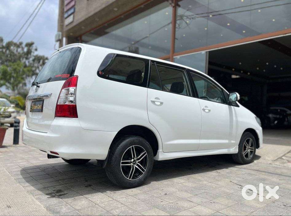 Toyota Innova 2.0 E, 2009, Petrol