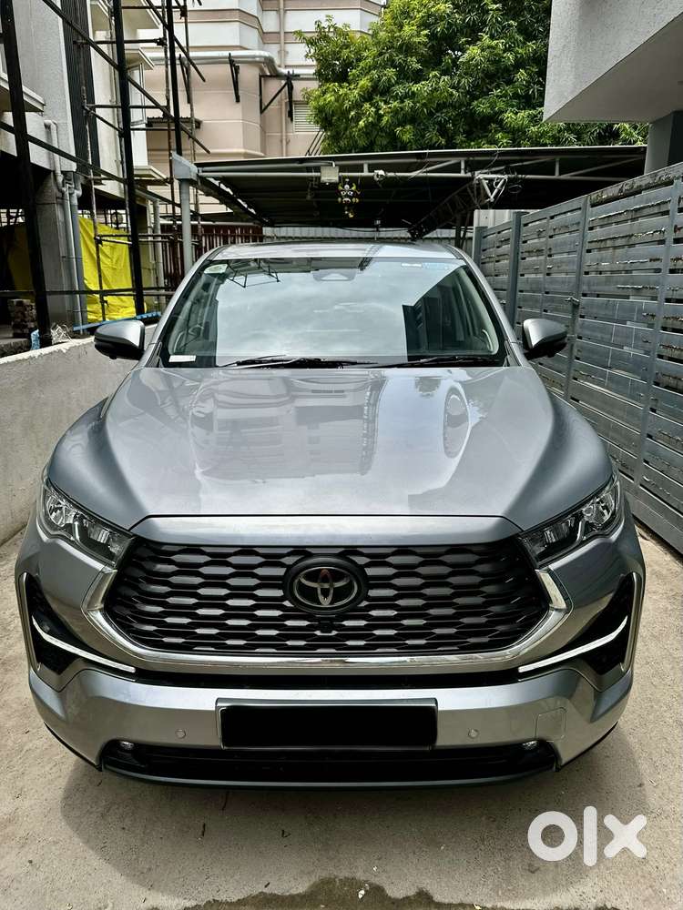 Toyota Innova Hycross 2.0 Zx (o) Hybrid 7 Str, 2025, Petrol
