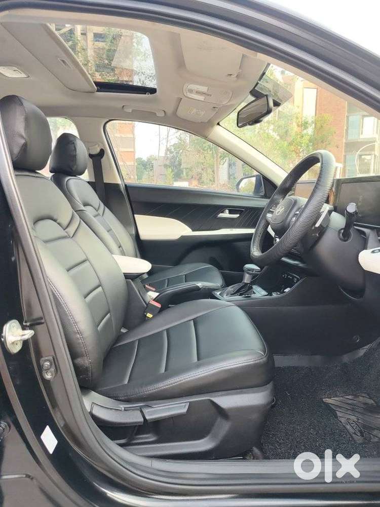 Hyundai Verna 1.5 Sx Ivt, 2023, Petrol