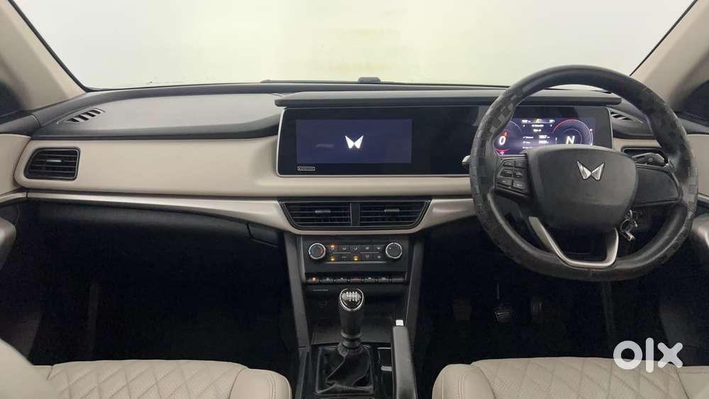 Mahindra Xuv700 2.2 Ax 3 Diesel Mt 7 Str, 2023, Diesel