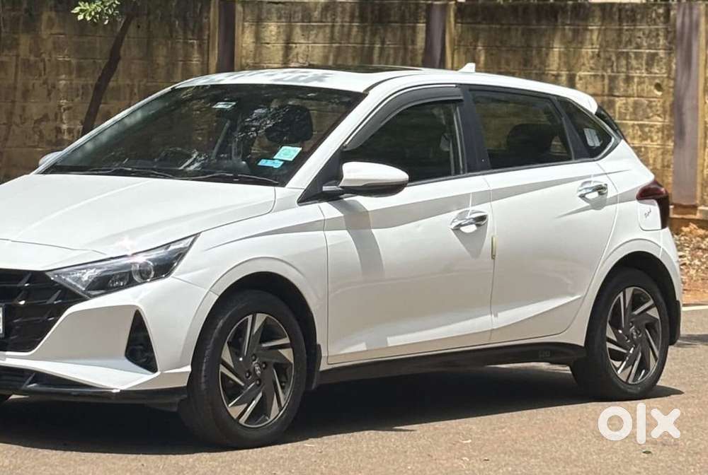 Hyundai I20 Asta (o) 1.2 Mt, 2023, Petrol