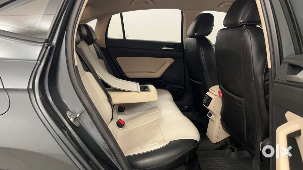 Volkswagen Virtus Highline Plus 1.0 Tsi At, 2022, Petrol