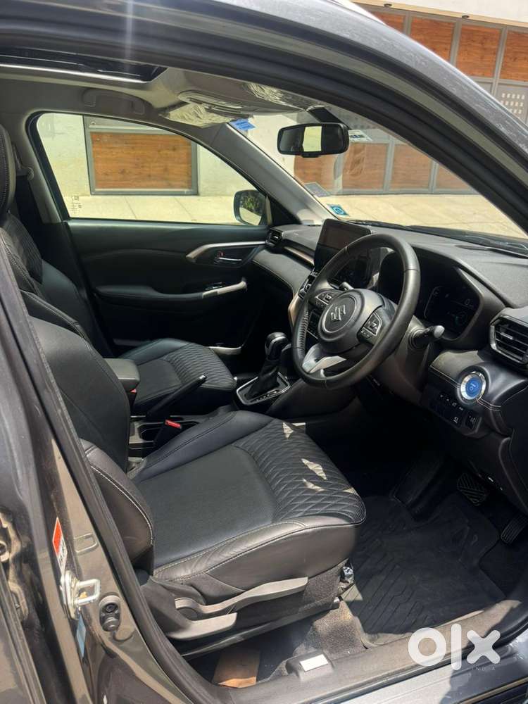 Maruti Suzuki Grand Vitara 1.5 Alpha Plus Intelligent Hybrid Ecvt, 2..