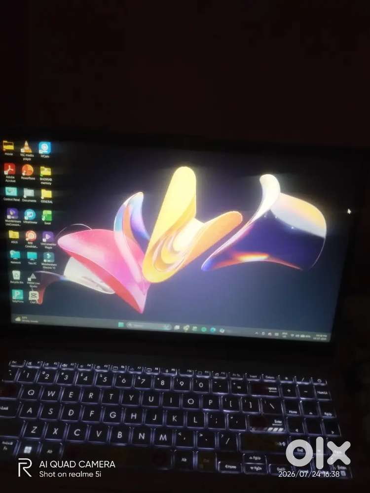 Used laptop 11gen i3, price negotiable.