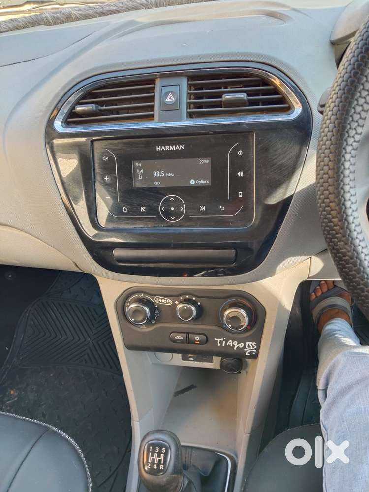 Tata Tiago 1.2 Revotron Xm, 2022, Petrol
