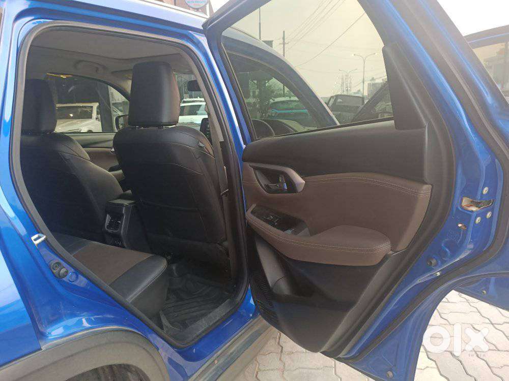 Toyota Urban Cruiser Hyryder, 2023, Petrol