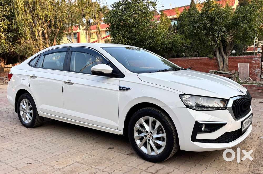 Skoda Slavia 1.0 Ambition Tsi, 2022, Petrol