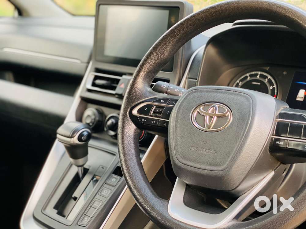 Toyota Innova Hycross 2.0 Gx 8 Str, 2024, Petrol