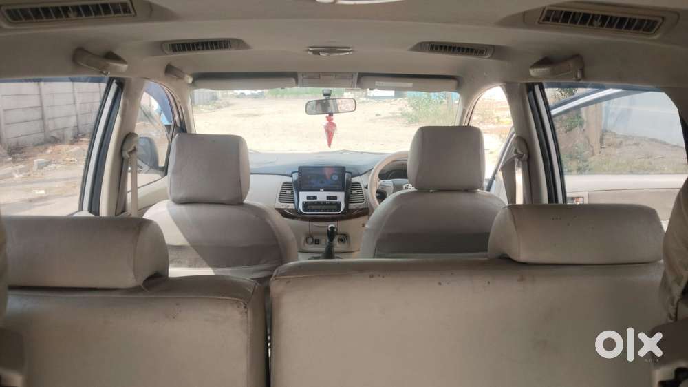 Toyota Innova 2.5 V 8 Str, 2013, Diesel