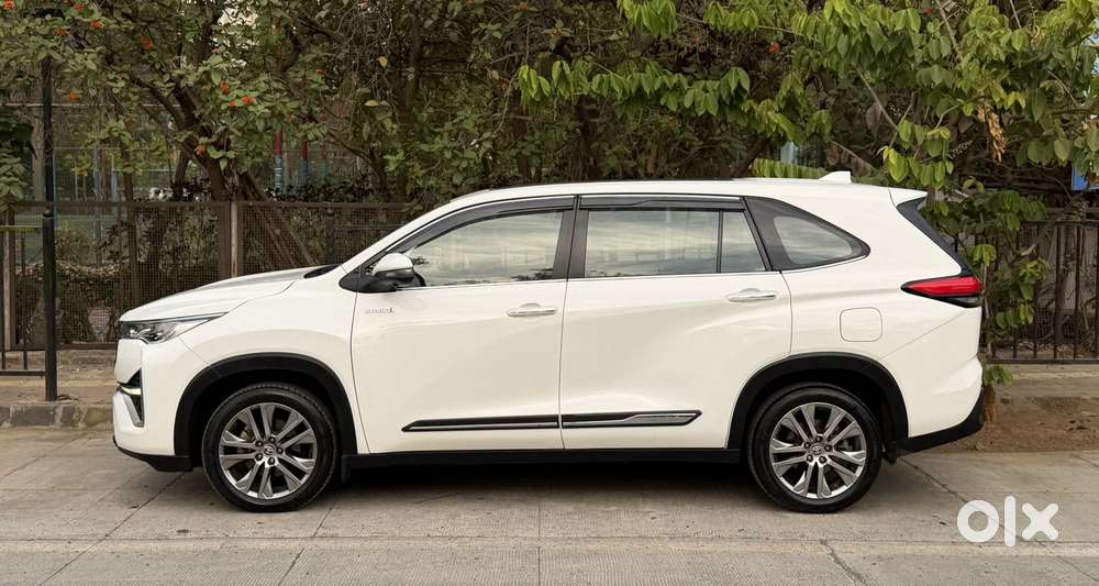 Toyota Innova Hycross 2.0 Zx (o) Hybrid 7 Str, 2023