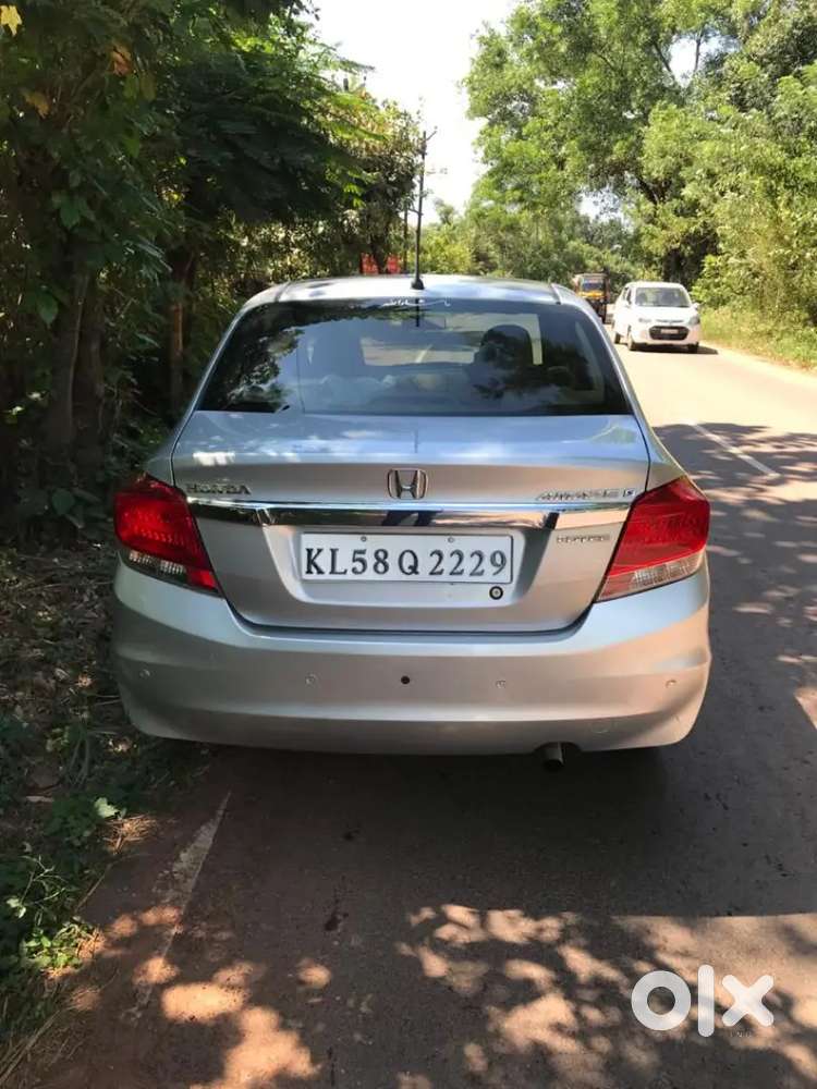 Honda Amaze Diesel 1.5 2015 (22 To 24 Mileage)