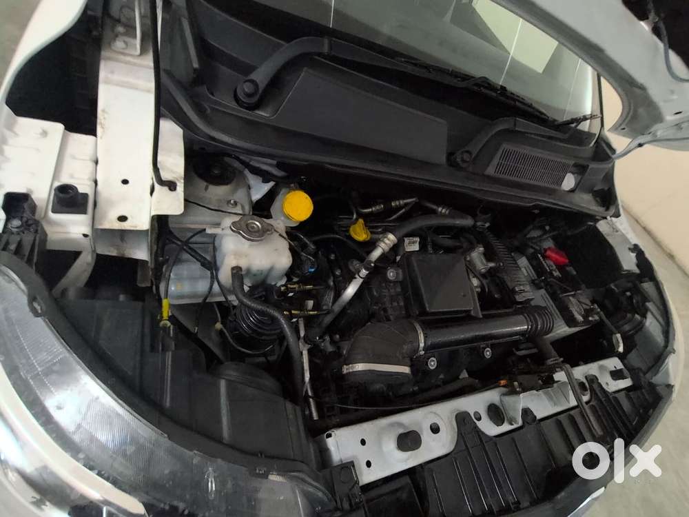 Renault Triber 1.0 Rxz Dual Tone, 2023, Petrol