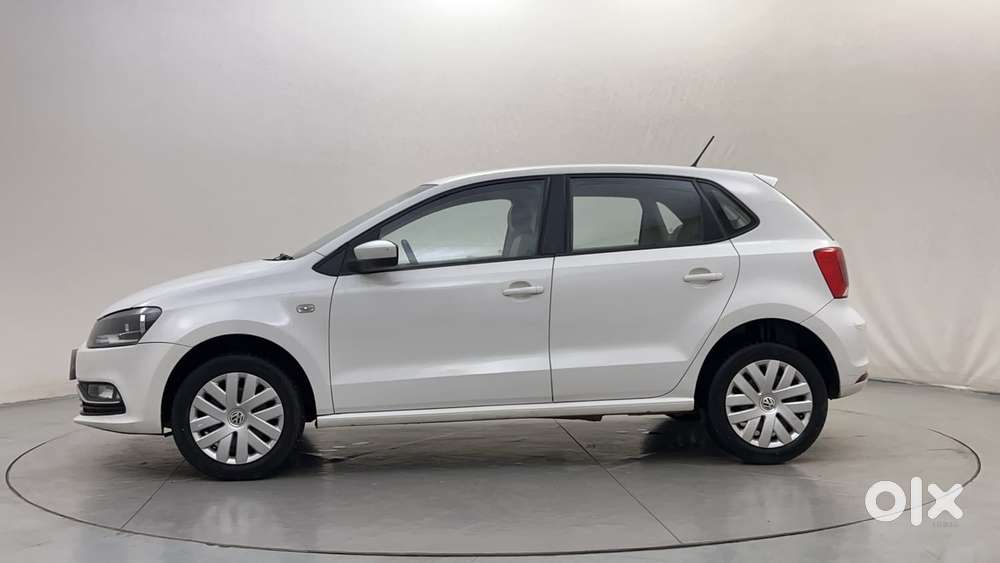 Volkswagen Polo Petrol Highline 1.2l, 2015, Petrol
