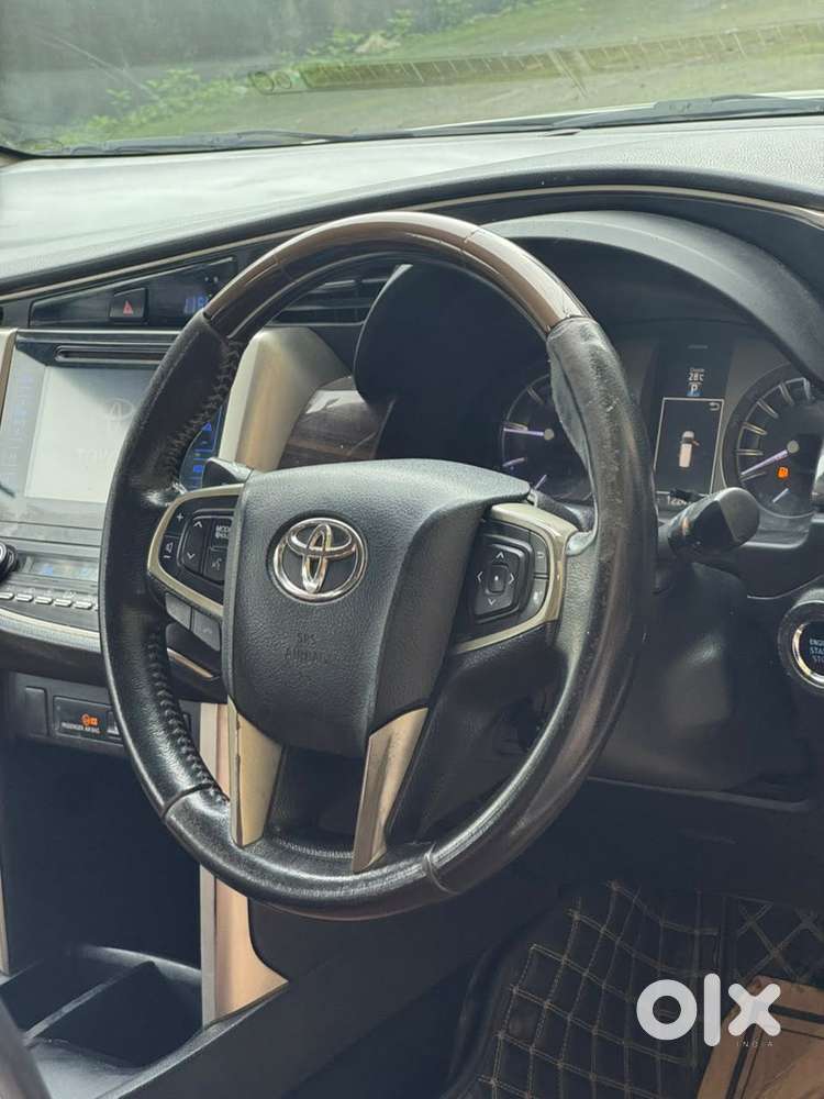 Toyota Innova Crysta 2.8z Automatic, 2016, Diesel