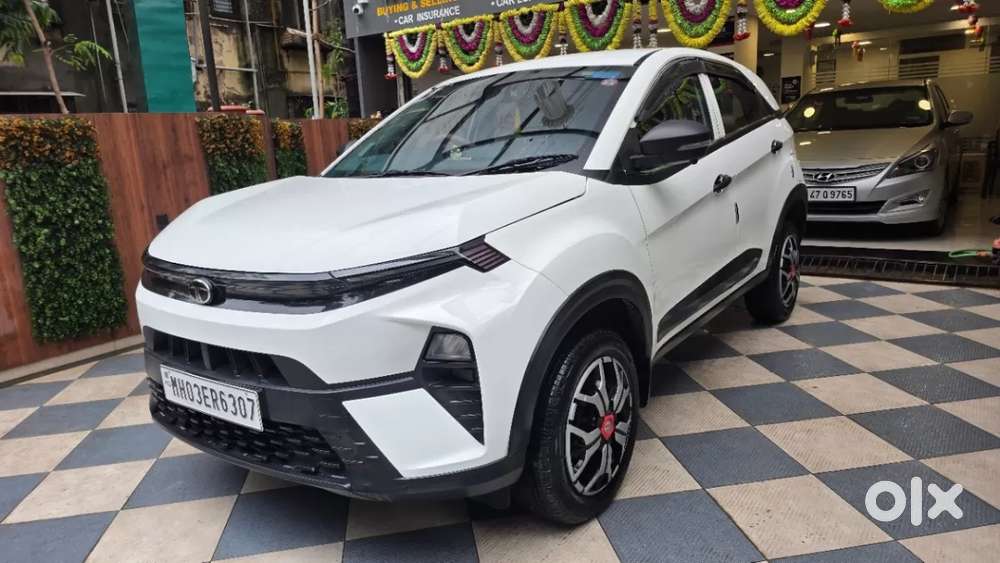 Tata Nexon, 2025, Petrol