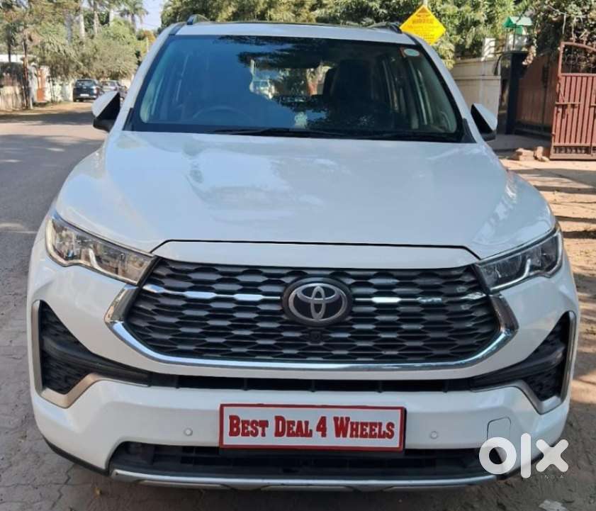 Toyota Innova Hycross 2.0 Zx Hybrid 7 Str, 2023, Petrol