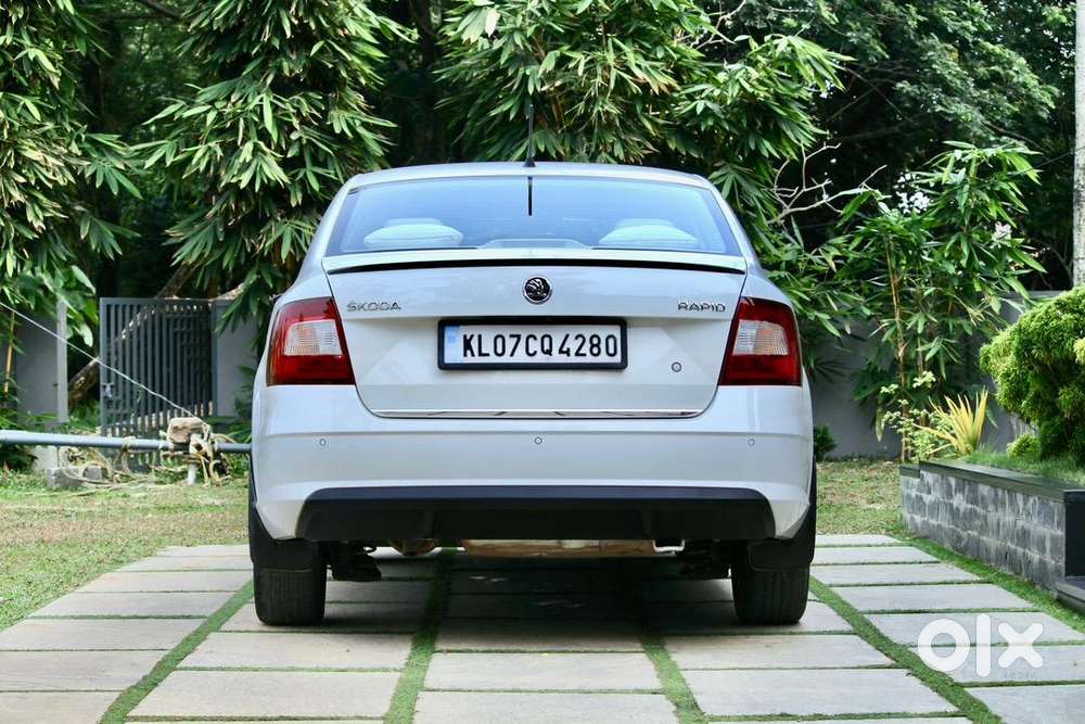 2018 Skoda Rapid 1.6 Petrol Style Mt