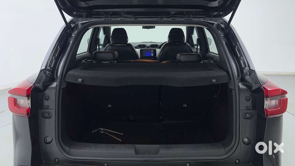 Nissan Magnite 1.0 Xv, 2023, Petrol